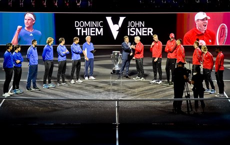 Ceremoniál losování utkání prvního roníku tenisového Laver Cupu se uskutenil...