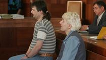 26. dubna 2004 byli oba manželé Krajským soudem v Hradci Králové odsouzeni k...