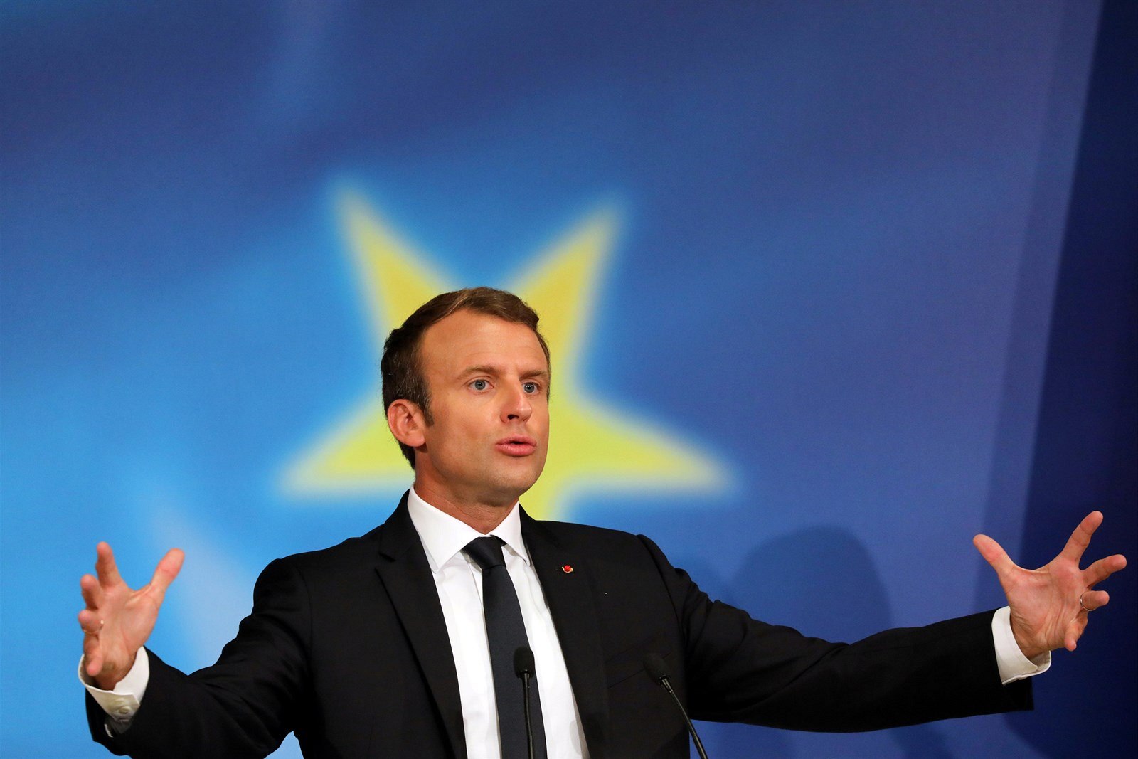 Emmanuel Macron během proslovu.