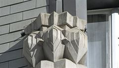 Kubistické detaily v podání architekta Emila Králí�ka: d�m Diamant ve Spálené...