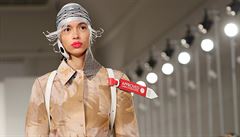 Pehlídka návrháe Johna Galliana na paíském Fashion Weeku.