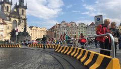 Ochrana proti terorismu. Praha umstila na Staromstsk nmst betonov bloky