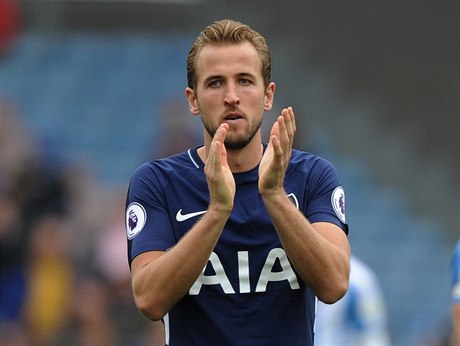 Huddersfield Town vs Tottenham Hotspur: slavící Harry Kane.