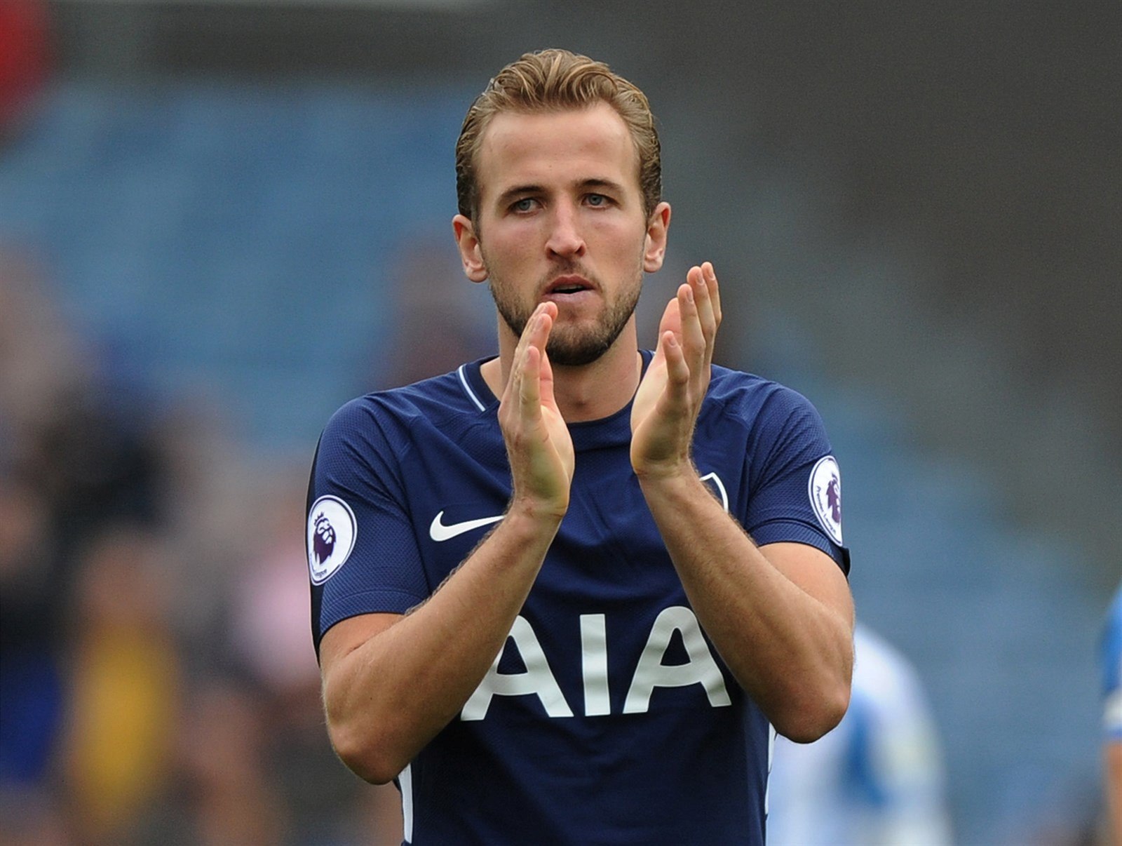 Huddersfield Town vs Tottenham Hotspur: slavící Harry Kane.