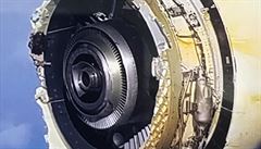 Obmu Airbusu se nad ocenem rozpadl kryt motoru. Nouzov pistl na vojensk zkladn