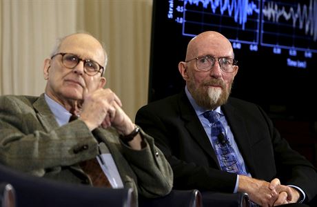 Dritelé Nobelovy ceny za fyziku Rainer Weiss (vlevo) a Kip Thorne.