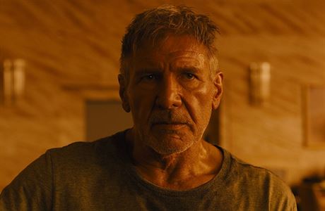 Rick Deckard (Harrison Ford) je utrpen mu. Snmek Blade Runner 2049 (2017).