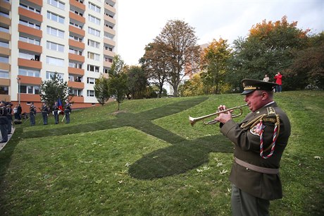 Silueta letounu se velikostí blíí skutenému spitfireu.