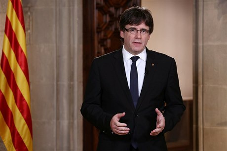 Katalánský premiér Carles Puigdemont ve stedu v televizi kritizoval Madrid.