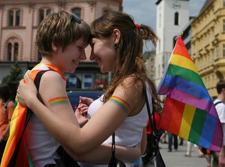 Úastnice Queer Parade v Brn.