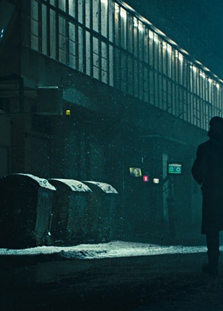 Noční Los Angeles je nebezpečné místo. Snímek Blade Runner (2017).