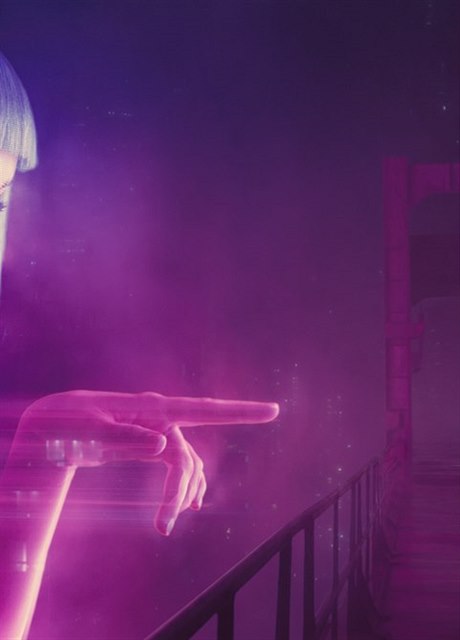 Moderní pojetí neonových reklam. Snímek Blade Runner 2049 (2017).