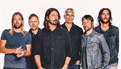 RECENZE: Foo Fighters l pop rockem. Fanouci kapely ocen vzpomnku na lep asy