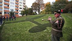 Silueta letounu se velikostí blíí skutenému spitfireu.