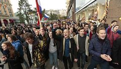 Demonstranté voucí slogany Moskevské demonstrace.