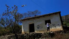 Oslavy se chystají. Vrtulník s prezidentem Bolívie , prvním lovkem v této...