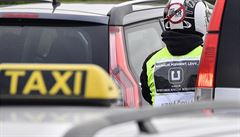 Taxikáři odvolali protest v Praze proti službám typu Uber. Požadují jednání s magistrátem