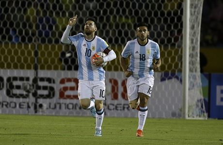 Argentinec Lionel Messi slaví.
