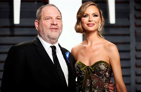 Harvey Weinstein s manelkou Georginou Chapman.