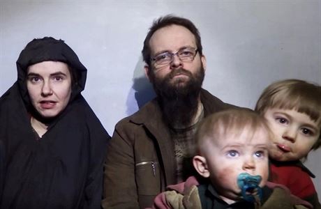Caitlan Colemanová, Joshua Boyle a jejich dv dti ve videu sdíleném Talibanem...
