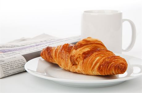 Croissant je oblíbeným francouzským peivem.