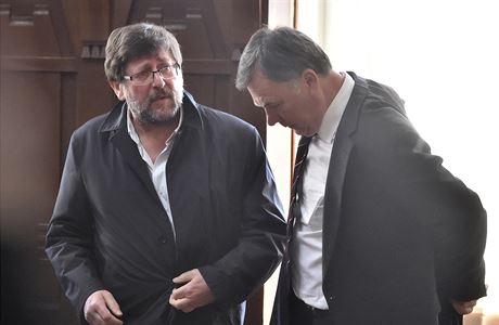 Sexuolog Petr Weiss u soudu (snímek z 4. íjna).
