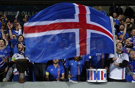 Islandt fanouci se konen dokali, jejich tm postupuje na MS ve fotbale.