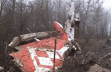 Trosky letadla Tupolev Tu-154, kter havaroval na letiti ve Smolensku