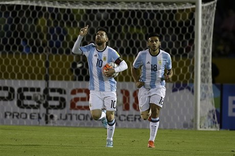Argentinec Lionel Messi slaví.