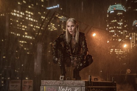 Hereka Noomi Rapaceová ve fantasy akním snímku Bright. Film bude jednou z nejvtích produkcí Netflixu v roce 2018.