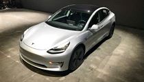 Tesla Model 3 byla na prodej za 150 tisc dolar.