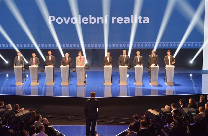 Úastníci Superdebaty pedsed a lídr politických stran ped parlamentními...