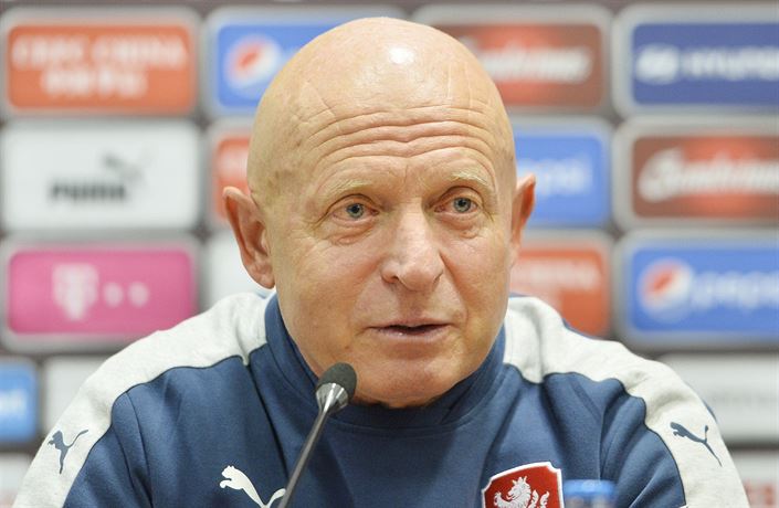 Karel Jarolím na tiskové konferenci po zasedání Výkonného výboru FA�R.