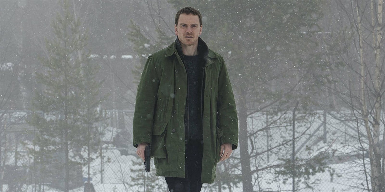 Michael Fassbender jako detektiv Harry hole. Snímek Sn�hulák (2017).