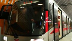 Metro mezi Florenc a eskomoravskou stlo kvli pdu osoby pod vlak