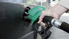 LN: Cena benzinu padá dolů