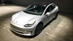 Tesla Model 3 byla na prodej za 150 tisíc dolar.
