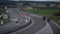 editelství silnic a dálnic (SD) otevelo 12. íjna nový úsek dálnice D3...