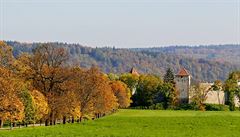 Hrad Veveí zahalen do typických podzimních barev.