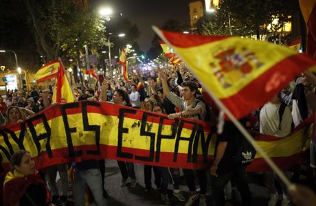 V Barcelon se odehrály také protiseparatistické demonstrace ve prospch...