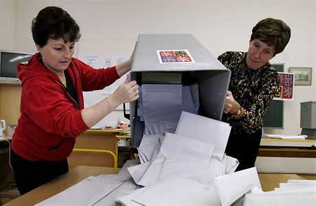 Sítaní volebních hlas - ilustraní foto.