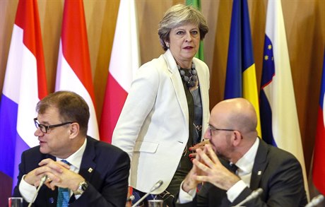 Lídi EU 27 dali zelenou píprav druhé fázi jednání o brexitu