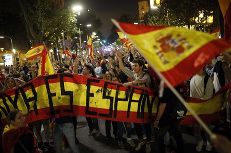 V Barcelon se odehrály také protiseparatistické demonstrace ve prospch...