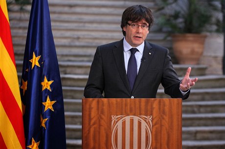 Katalánský premiér Carles Puigdemont během sobotního projevu.