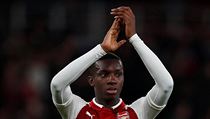 Eddie Nketiah slav vtzstv Arsenalu, kter sm zadil svmi dvma gly.
