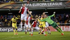 Villarreal vs. Slavia: branká hostí Jan Latvka v akci.