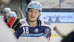 Dominik Kubalík se raduje s gólu.