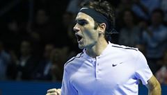 Federer zahájil svůj patnáctý Turnaj mistrů výhrou. Socka porazil ve dvou setech