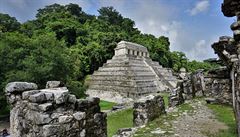 Na poloostrov Yucatán je moné najít mnoho oputných mayských mst s...