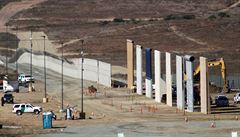 Prototypy hraniní zdi mezi Mexikem a USA.